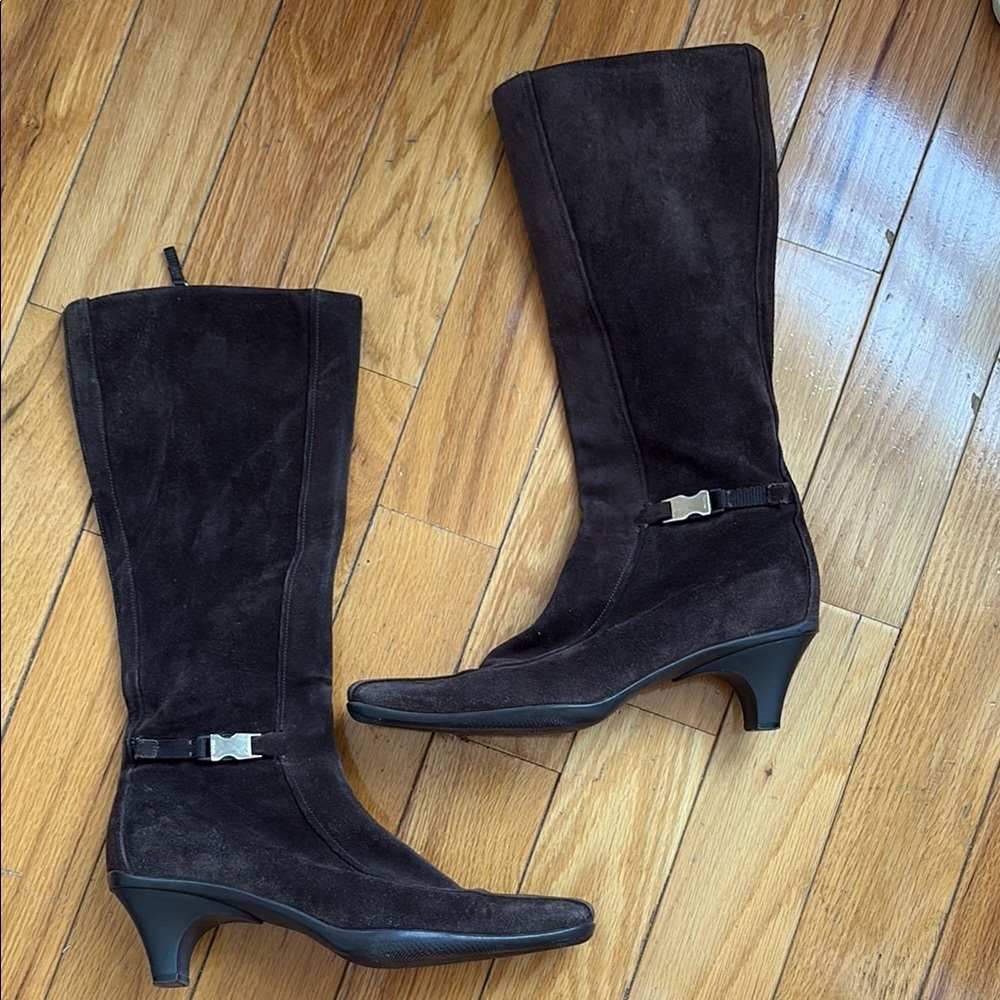 Elegant Black Knee-High Women's Boots